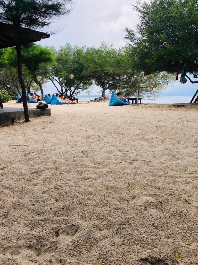 Biru Meno Gili Meno